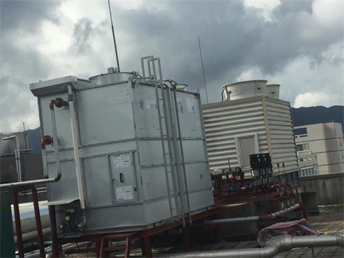 与传统风冷和湿式冷却塔相比,无风机冷却塔的优势